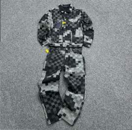 Picture of LV Sweater Suits _SKULVsz46-5230-36sytxH731H73241180